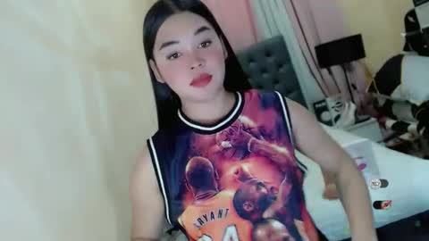 Kylene3 online show from May 18, 2026, 5:02 am