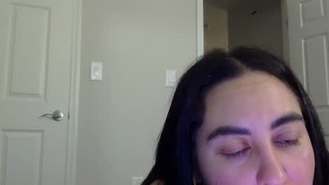 Snapshot of heatwavee chatting on October 13, 2025, 10:43 pm heatwavee online show from October 13, 2025, 10:43 pm