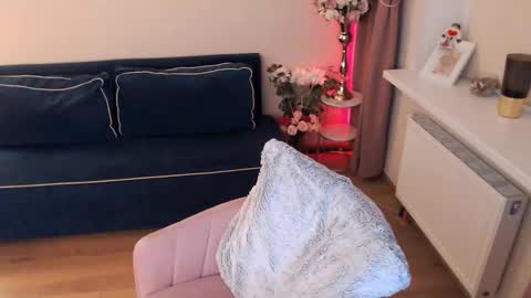 Snapshot of heaven_chloe chatting on October 3, 2025, 6:49 pm Heaven girl online show from October 3, 2025, 6:49 pm