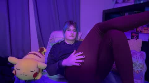 Snapshot of heavensentttt chatting on December 12, 2024, 9:30 am Saoirse online show from December 12, 2024, 9:30 am