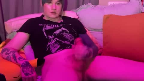 Snapshot of heavensentttt chatting on January 21, 2025, 9:24 am Saoirse online show from January 21, 2025, 9:24 am