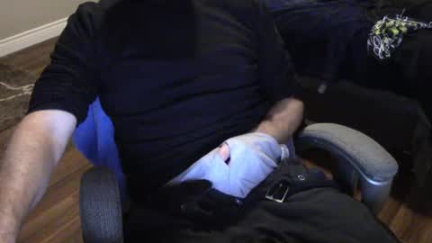 Snapshot of heavilyhung chatting on October 7, 2025, 5:04 am John online show from October 7, 2025, 5:04 am