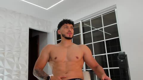 Snapshot of heavy_thor chatting on January 25, 2025, 3:40 am Thor online show from January 25, 2025, 3:40 am