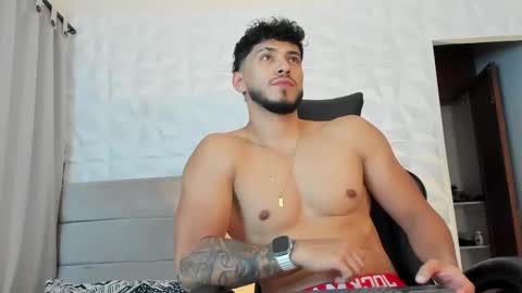 Snapshot of heavy_thor chatting on March 6, 2025, 11:31 pm Thor online show from March 6, 2025, 11:31 pm