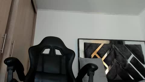 Snapshot of heavy_thor chatting on October 16, 2025, 12:00 am Thor online show from October 16, 2025, 12:00 am