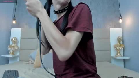 Keira Hecate online show from April 15, 2026, 7:10 pm