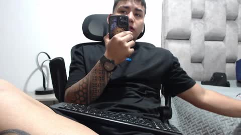Snapshot of hector_18_ chatting on January 28, 2025, 1:38 pm  18 online show from January 28, 2025, 1:38 pm