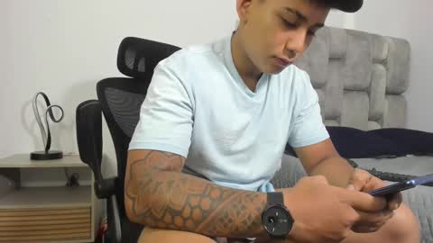 Snapshot of hector_18_ chatting on March 5, 2025, 10:55 am  18 online show from March 5, 2025, 10:55 am