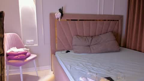 Call me Mia online show from February 20, 2025, 2:24 pm