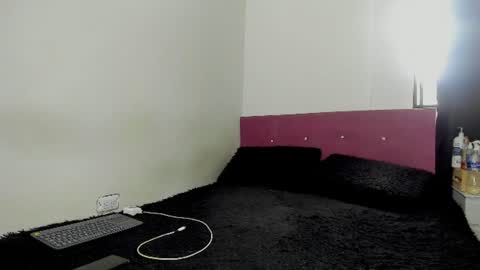 heellboy_ online show from June 25, 2026, 9:19 pm