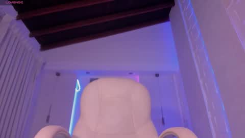 Heidy online show from October 29, 2025, 3:42 am