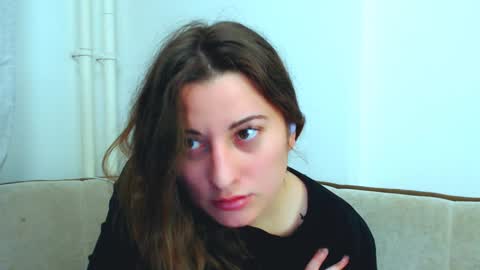 helen_adams_ online show from December 17, 2024, 6:02 am