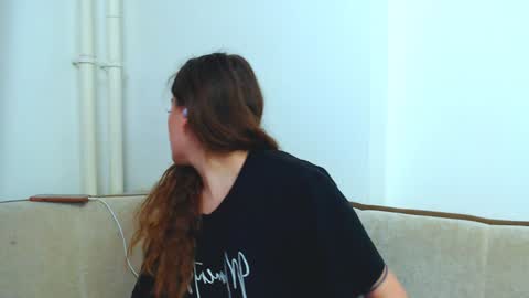 helen_adams_ online show from January 14, 2025, 1:17 pm