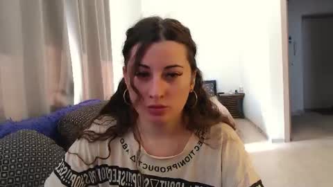 helen_adams_ online show from June 20, 2026, 5:43 am