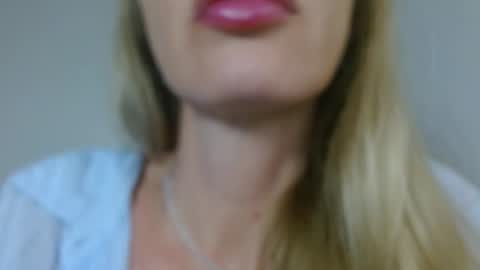 Snapshot of helen_bb chatting on March 15, 2026, 8:26 pm Helen online show from March 15, 2026, 8:26 pm