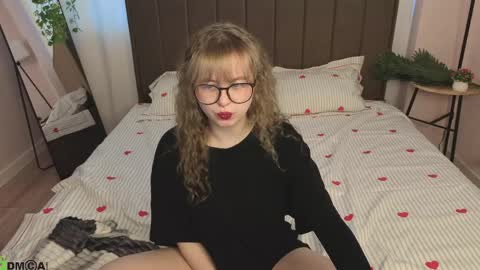 Snapshot of helen_carson chatting on April 22, 2026, 1:08 am Helen Carson online show from April 22, 2026, 1:08 am