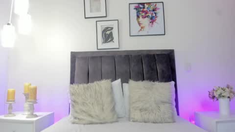 Helen  online show from April 15, 2026, 12:56 pm