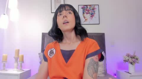 Snapshot of helen_mooree chatting on May 2, 2026, 1:05 pm Helen online show from May 2, 2026, 1:05 pm