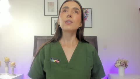 Snapshot of helen_mooree chatting on May 31, 2026, 12:56 pm Helen online show from May 31, 2026, 12:56 pm