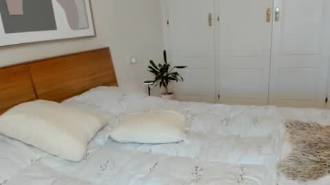 Snapshot of helena_hills chatting on November 8, 2025, 5:23 pm helena_hills online show from November 8, 2025, 5:23 pm