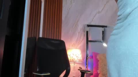 Snapshot of helena_santos01 chatting on June 20, 2026, 12:41 pm Helena Santos online show from June 20, 2026, 12:41 pm