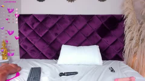 H E L E N A  online show from February 21, 2025, 4:40 am