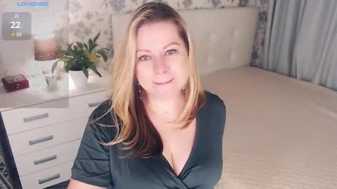 Helena Bonham online show from February 1, 2025, 6:43 am