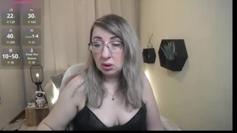 helenenigma online show from February 26, 2026, 7:35 pm