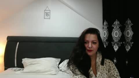 Snapshot of helenhh chatting on December 10, 2024, 10:06 am helenhh online show from December 10, 2024, 10:06 am