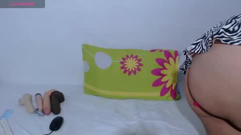 Snapshot of helennamartinez chatting on February 9, 2025, 6:01 am helennamartinez online show from February 9, 2025, 6:01 am