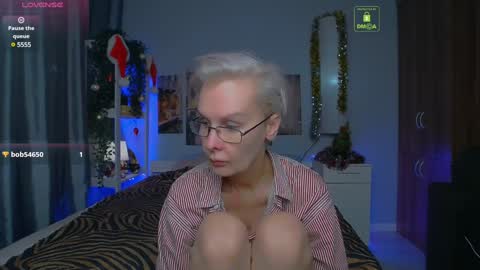 Snapshot of helgahimmele chatting on December 27, 2024, 10:16 pm Helga online show from December 27, 2024, 10:16 pm