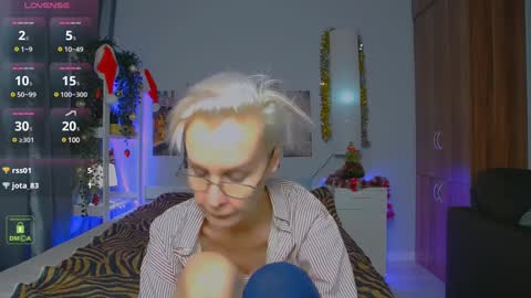 Snapshot of helgahimmele chatting on January 8, 2025, 2:25 am Helga online show from January 8, 2025, 2:25 am