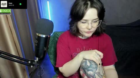 Red online show from December 5, 2025, 8:38 pm