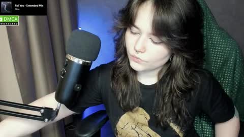 Red online show from April 3, 2026, 8:51 pm