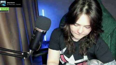 Snapshot of hell_hotline chatting on May 26, 2026, 7:54 pm Red online show from May 26, 2026, 7:54 pm