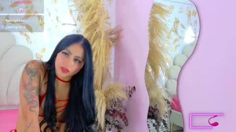 Snapshot of hellemmonet chatting on November 10, 2025, 8:19 pm HellemMonet online show from November 10, 2025, 8:19 pm