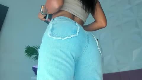 hellen     online show from January 10, 2026, 7:04 pm