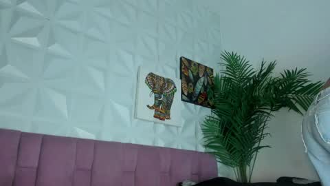Snapshot of hellen_sky_ chatting on May 25, 2026, 7:09 pm hellen online show from May 25, 2026, 7:09 pm