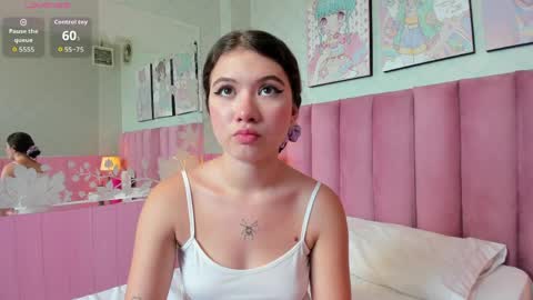 Snapshot of hellencute18_ chatting on May 22, 2026, 3:06 pm online show from May 22, 2026, 3:06 pm