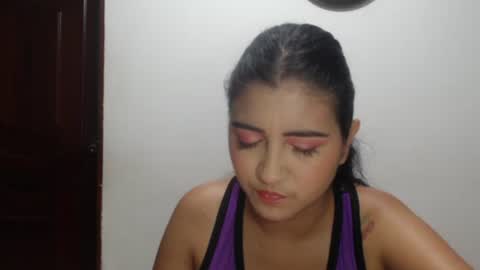 Snapshot of hellennmoon chatting on February 9, 2025, 12:28 am Hellen online show from February 9, 2025, 12:28 am