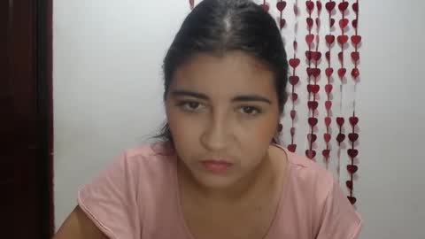 Snapshot of hellennmoon chatting on February 25, 2025, 1:06 pm Hellen online show from February 25, 2025, 1:06 pm