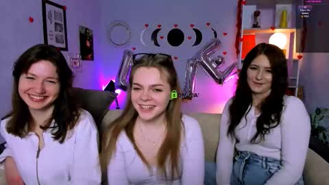 Helli online show from February 12, 2026, 8:15 pm