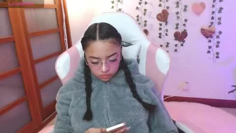 hellokitty_valery1 online show from June 8, 2026, 3:29 am