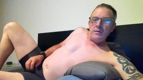 hempie1973 online show from January 18, 2026, 12:09 pm