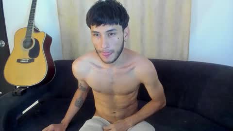 henrik_senn online show from November 9, 2025, 11:41 am