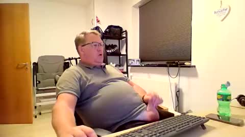 henrikrp1971 online show from November 5, 2025, 9:26 pm