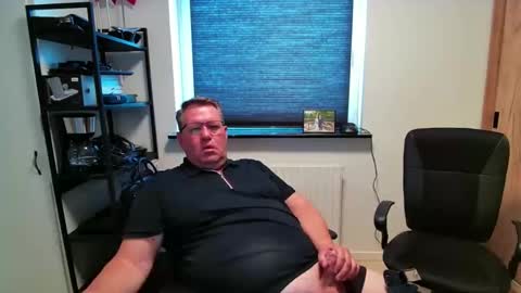 henrikrp1971 online show from June 1, 2026, 2:19 pm