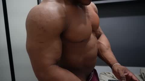 Henri online show from November 27, 2025, 11:18 pm