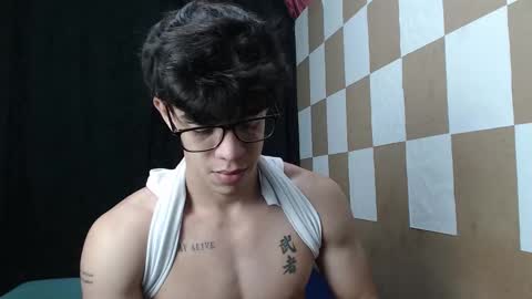 Snapshot of henry_gandy chatting on January 24, 2025, 12:52 pm HENRY GANDY online show from January 24, 2025, 12:52 pm