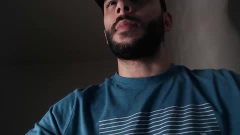 Snapshot of henryaxe chatting on March 5, 2026, 9:49 am HenryAxe online show from March 5, 2026, 9:49 am